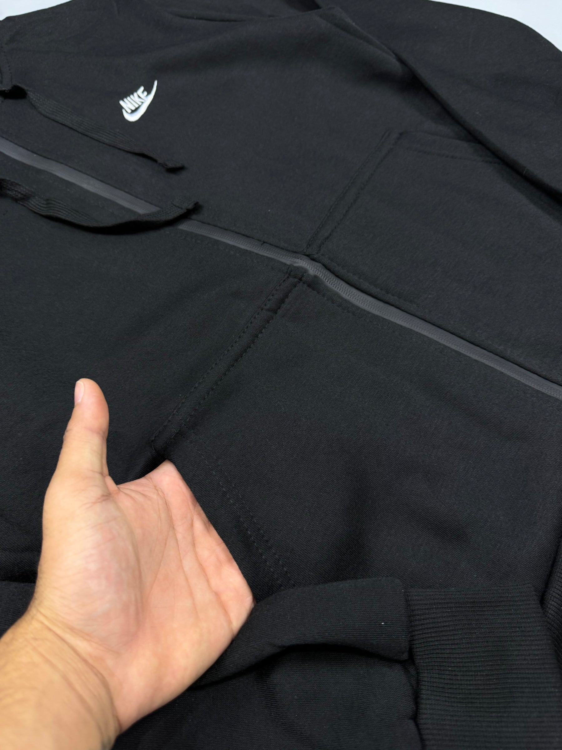 MOLETOM NK CLUB C/ ZÍPER - BLACK