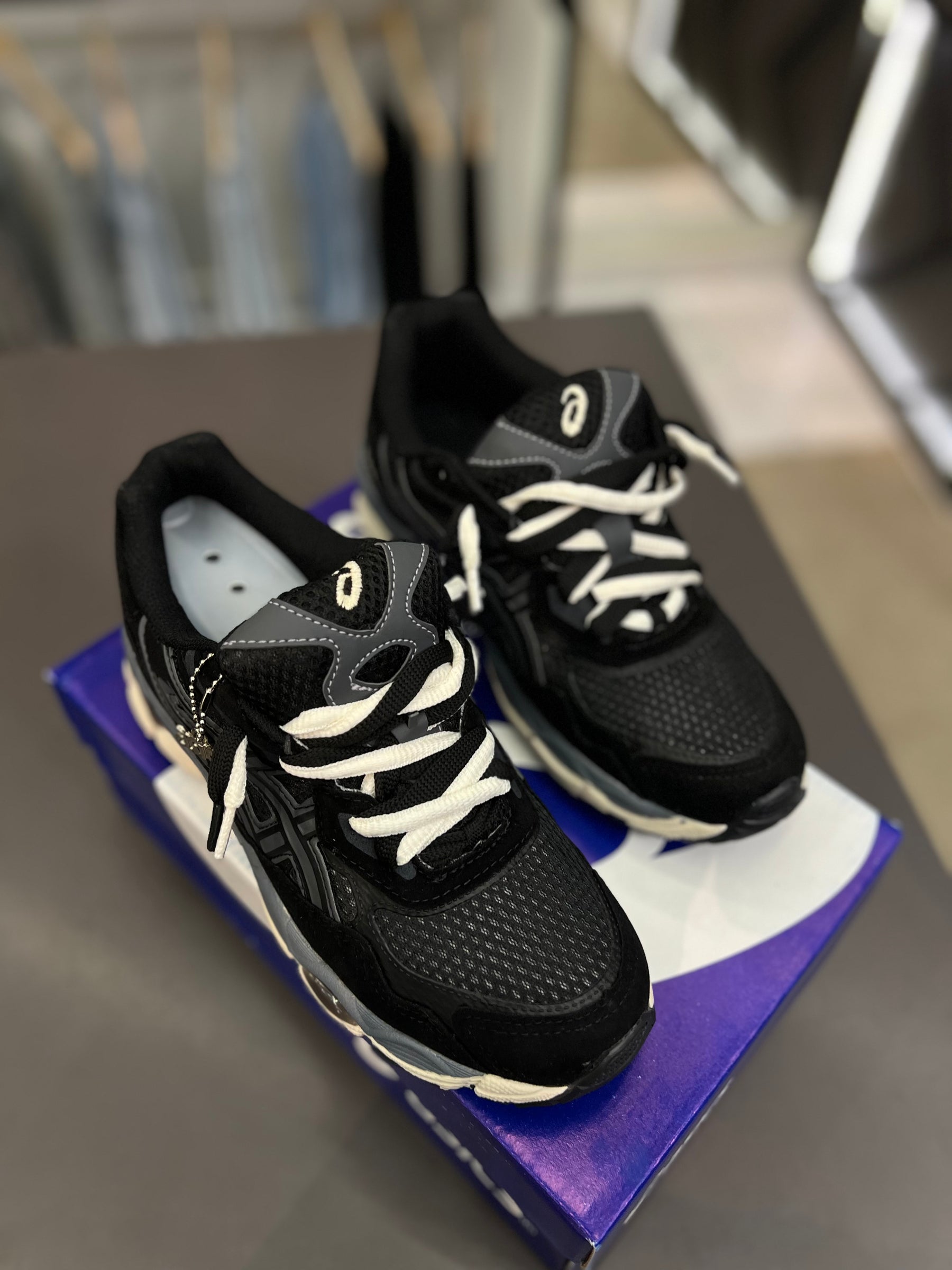 ASICS GEL NYC “PRETO OFF”
