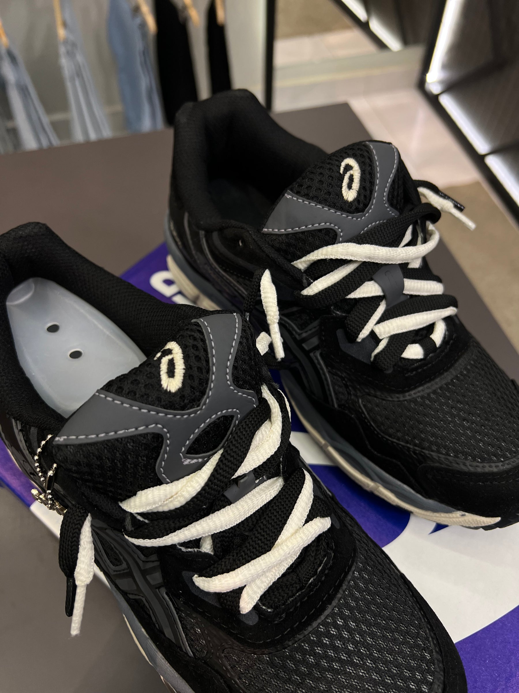ASICS GEL NYC “PRETO OFF”