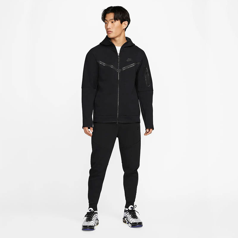 CONJUNTO TECH FLEECE - BLACK
