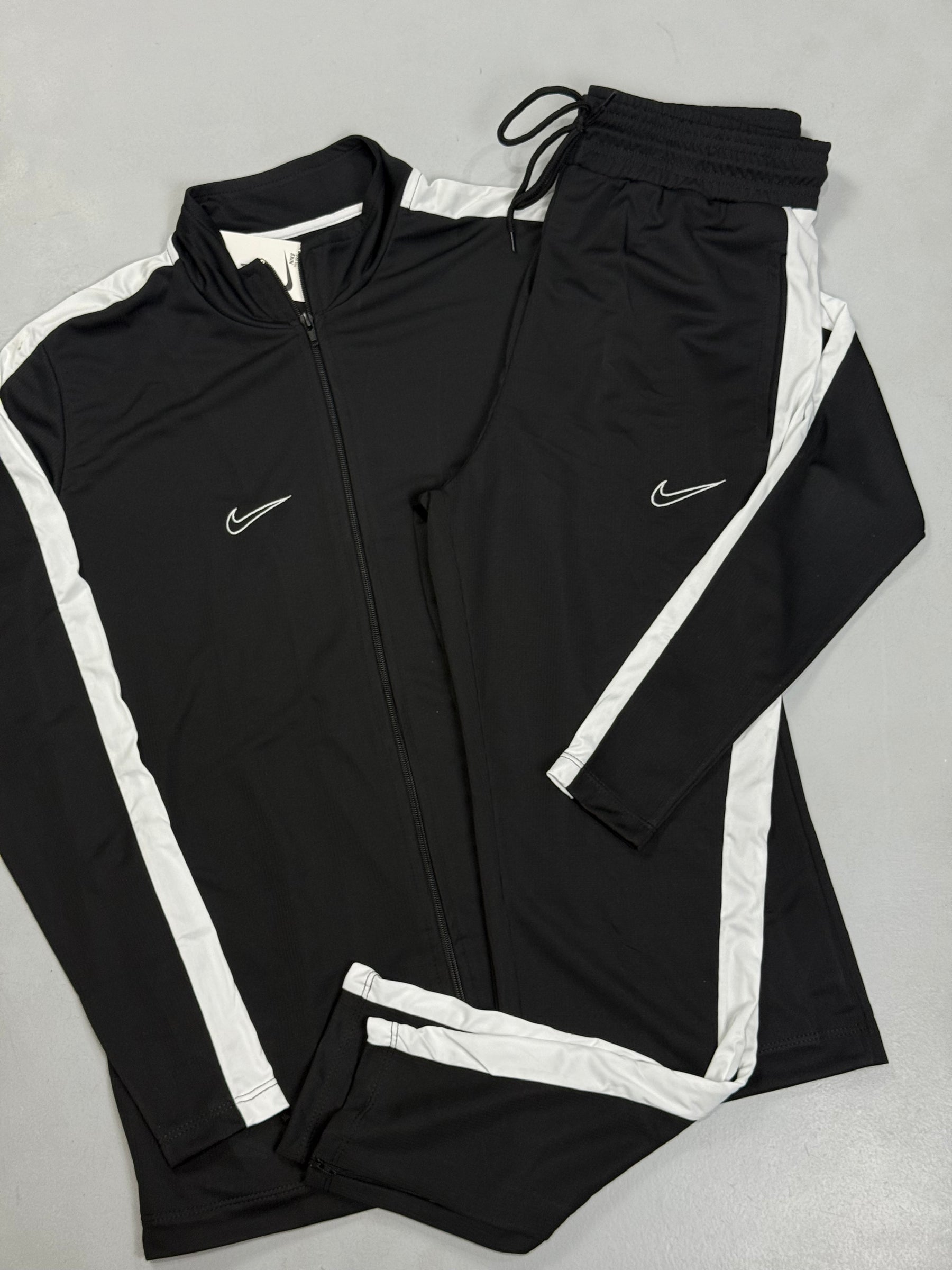 CONJUNTO NK ACADEMY DRYFIT