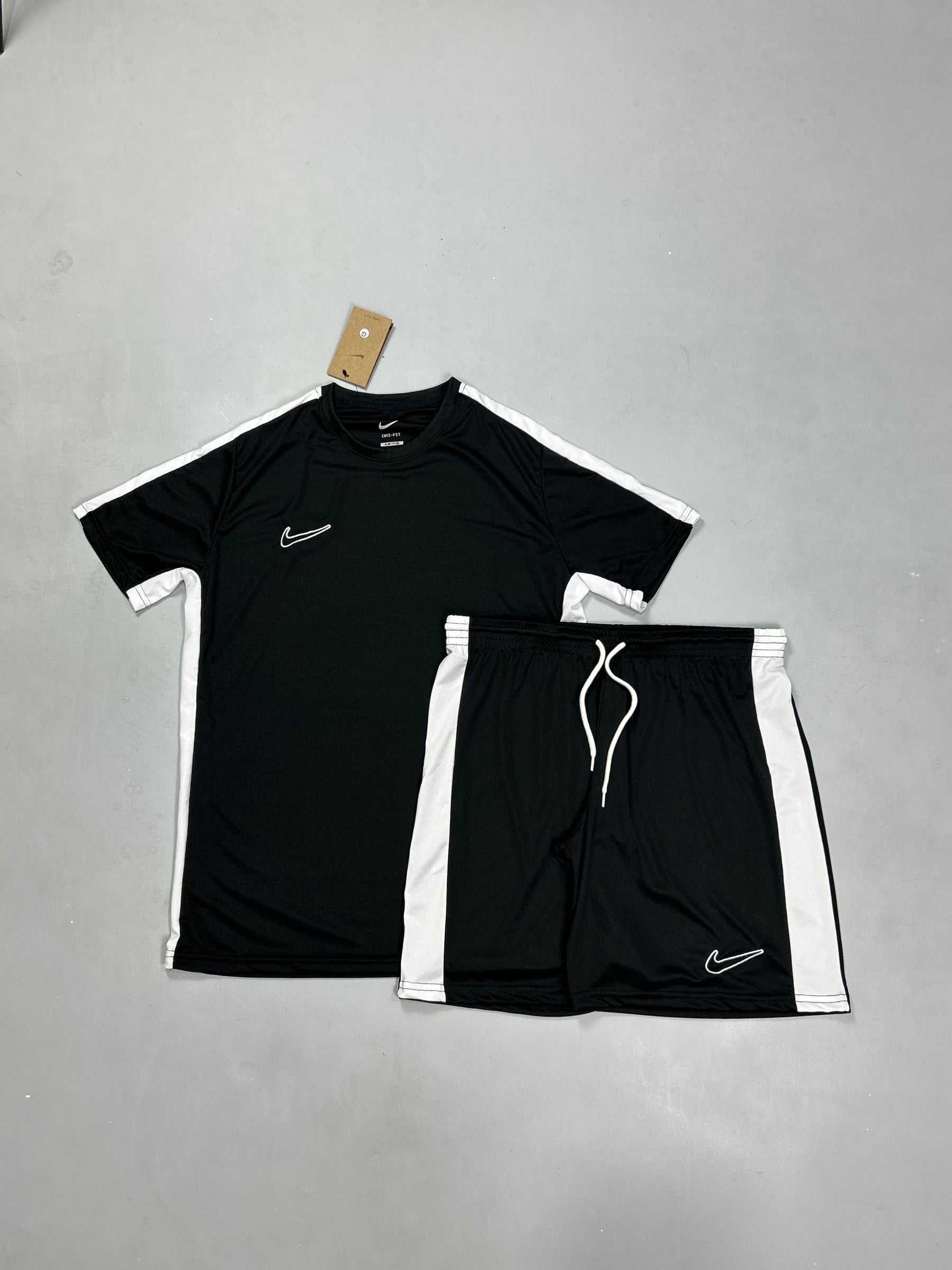 CONJUNTO NK ACADEMY - PRETO/BRANCO