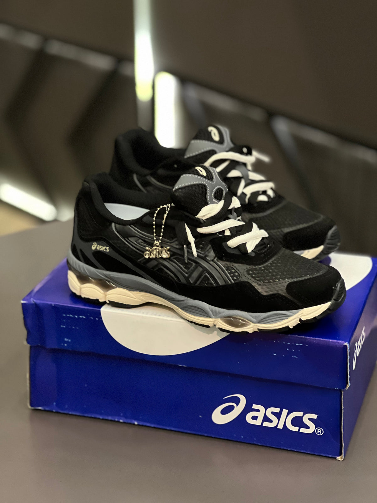 ASICS GEL NYC “PRETO OFF”