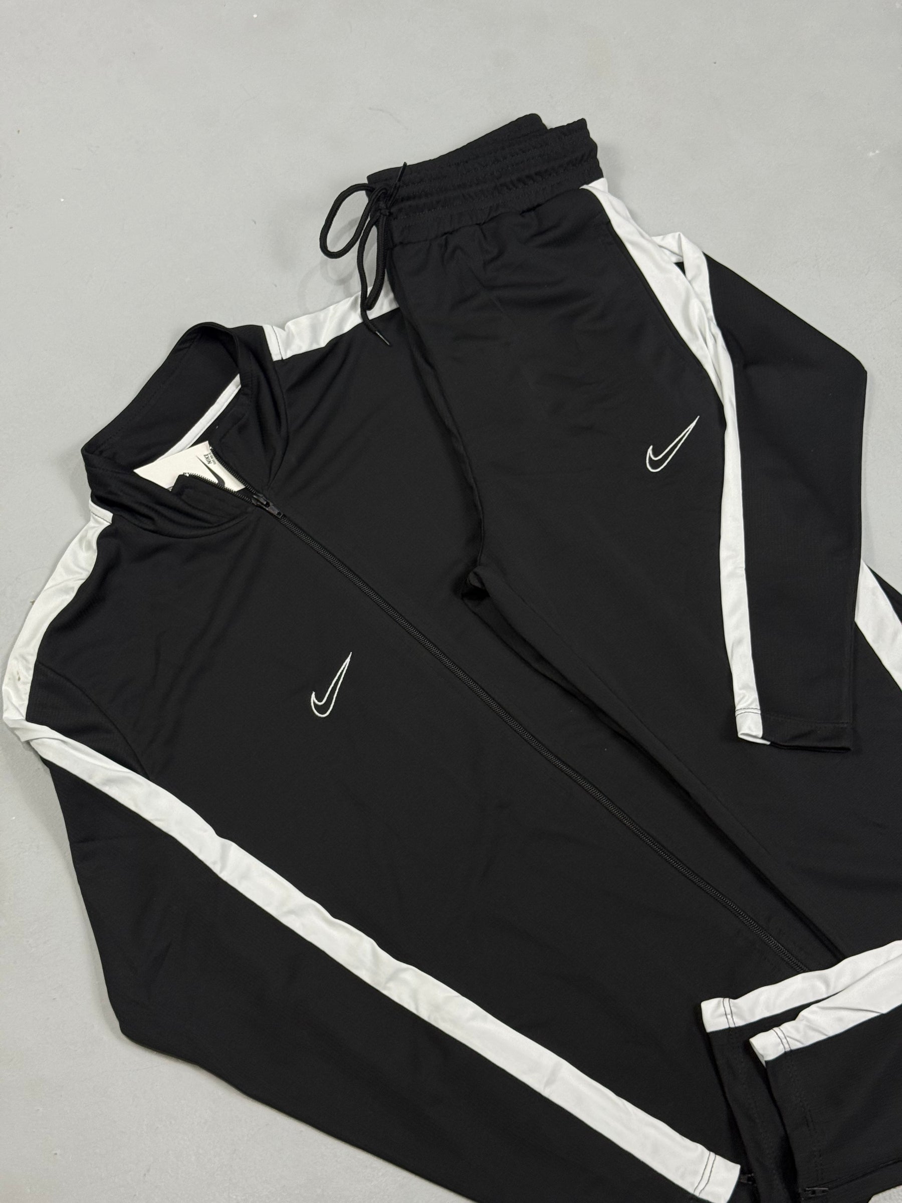 CONJUNTO NK ACADEMY DRYFIT