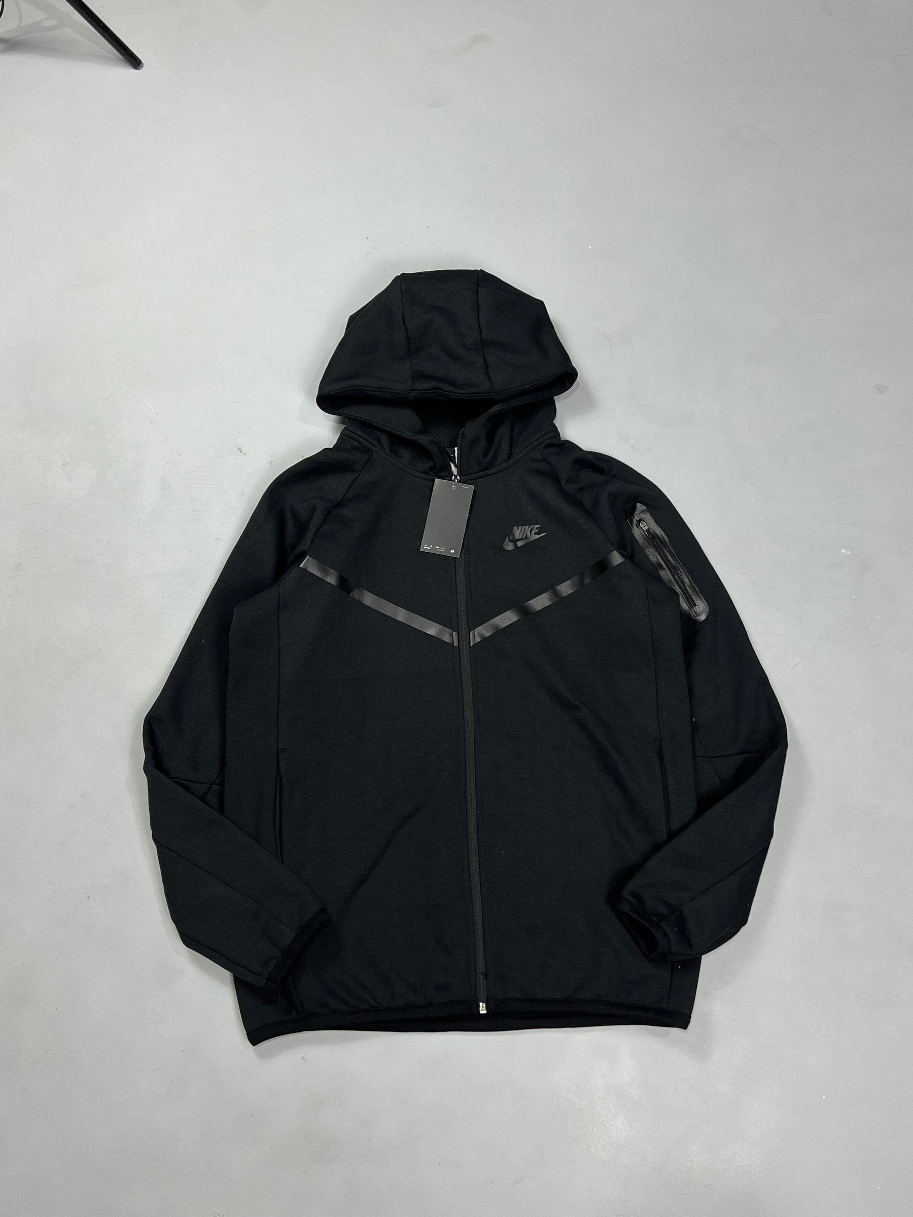 CONJUNTO TECH FLEECE - BLACK