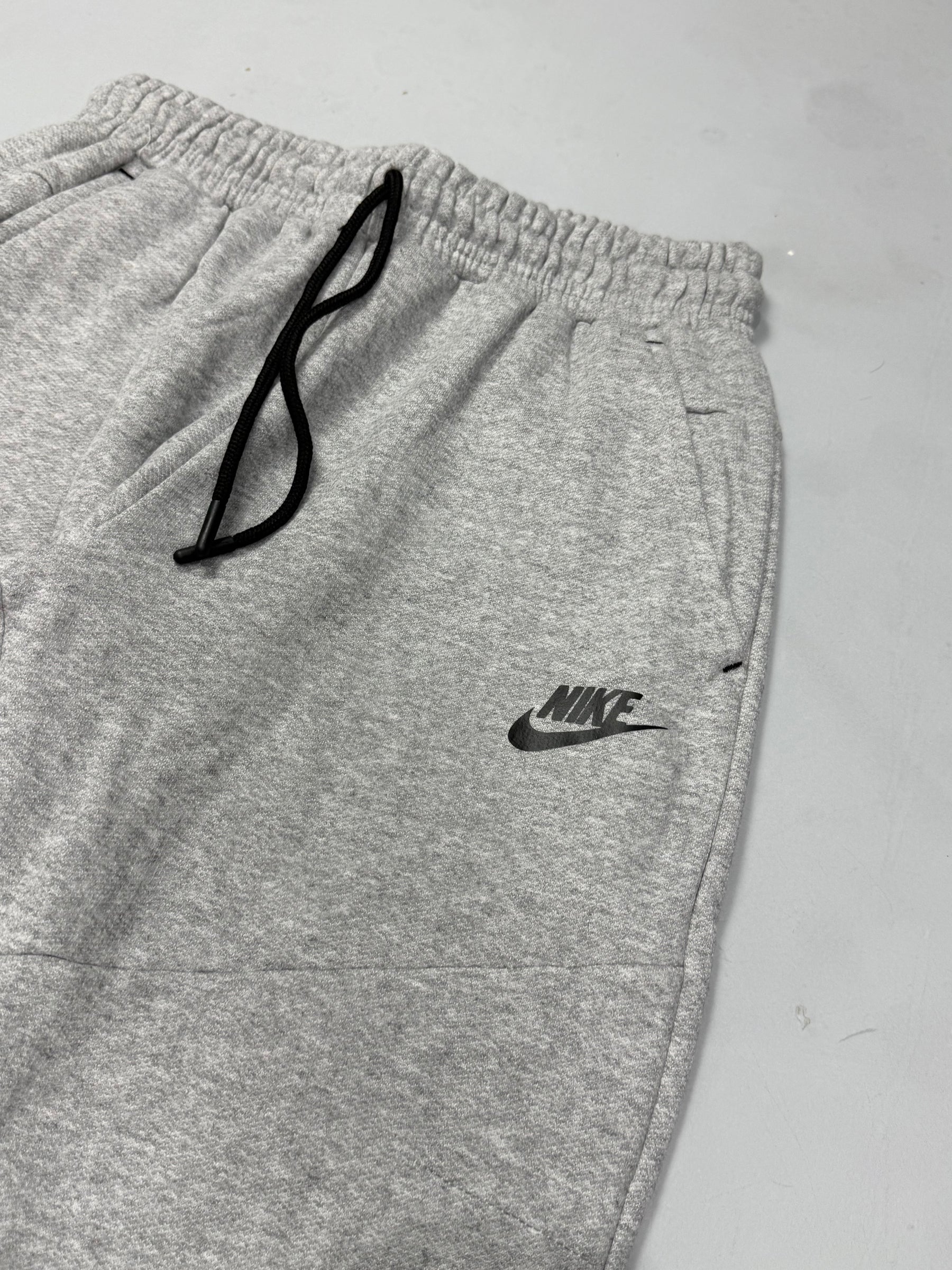 CONJUNTO NK TECH FLEECE - CINZA