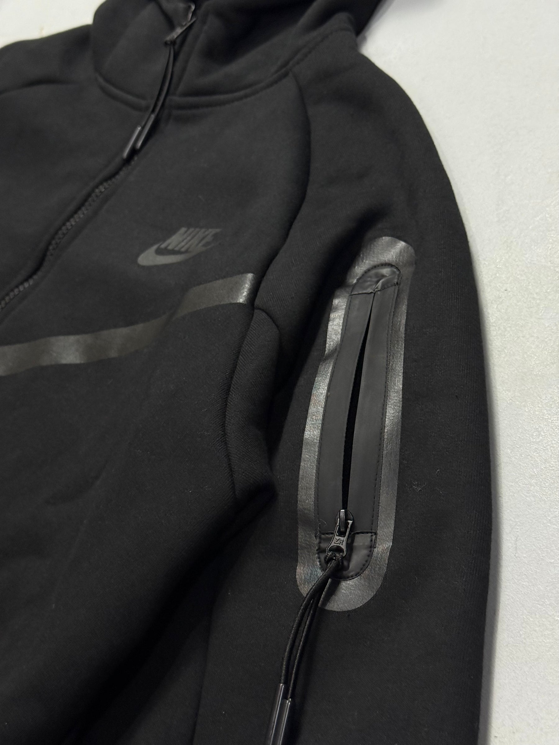 JAQUETA TECH FLEECE - BLACK