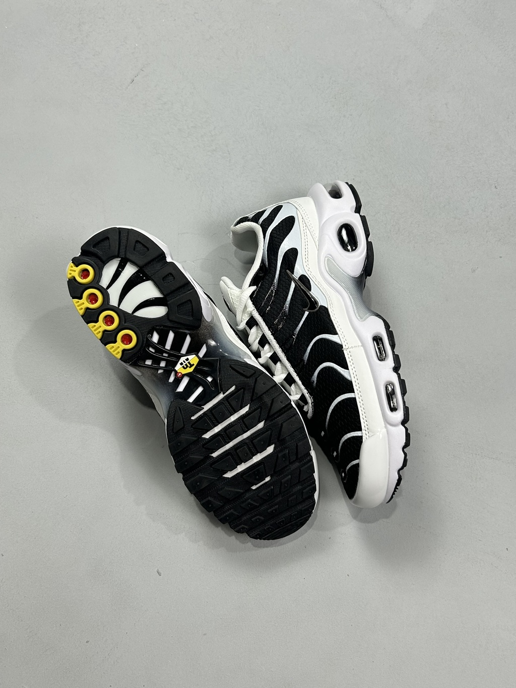 AIR MAX PLUS TN “KILLER WHALE”