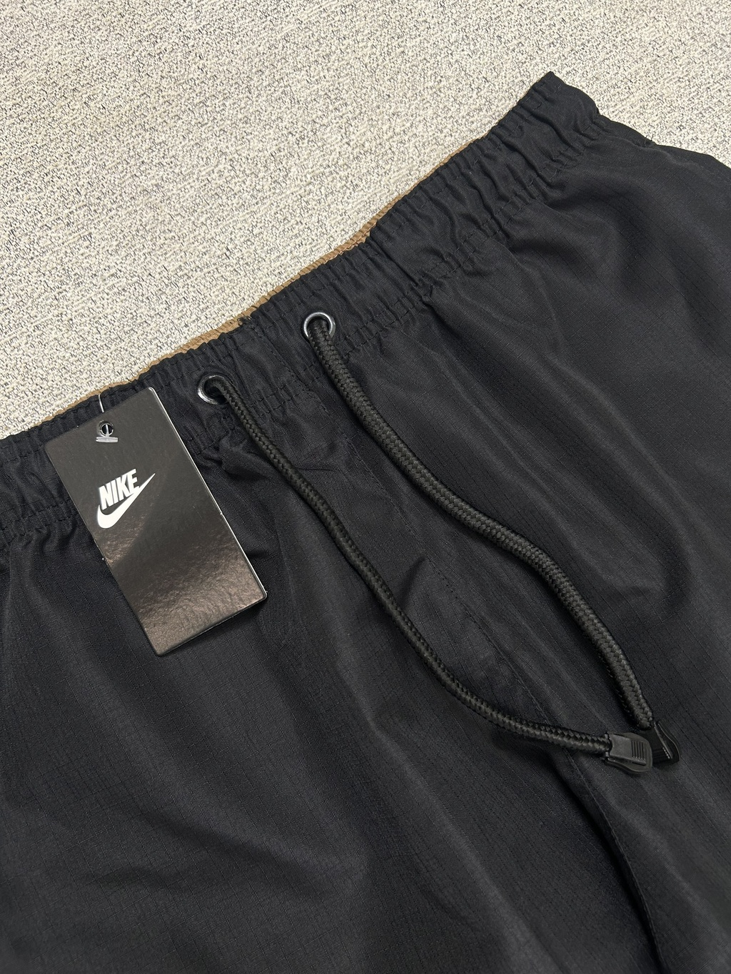 BERMUDA NK CARGO PRETO/BEGE