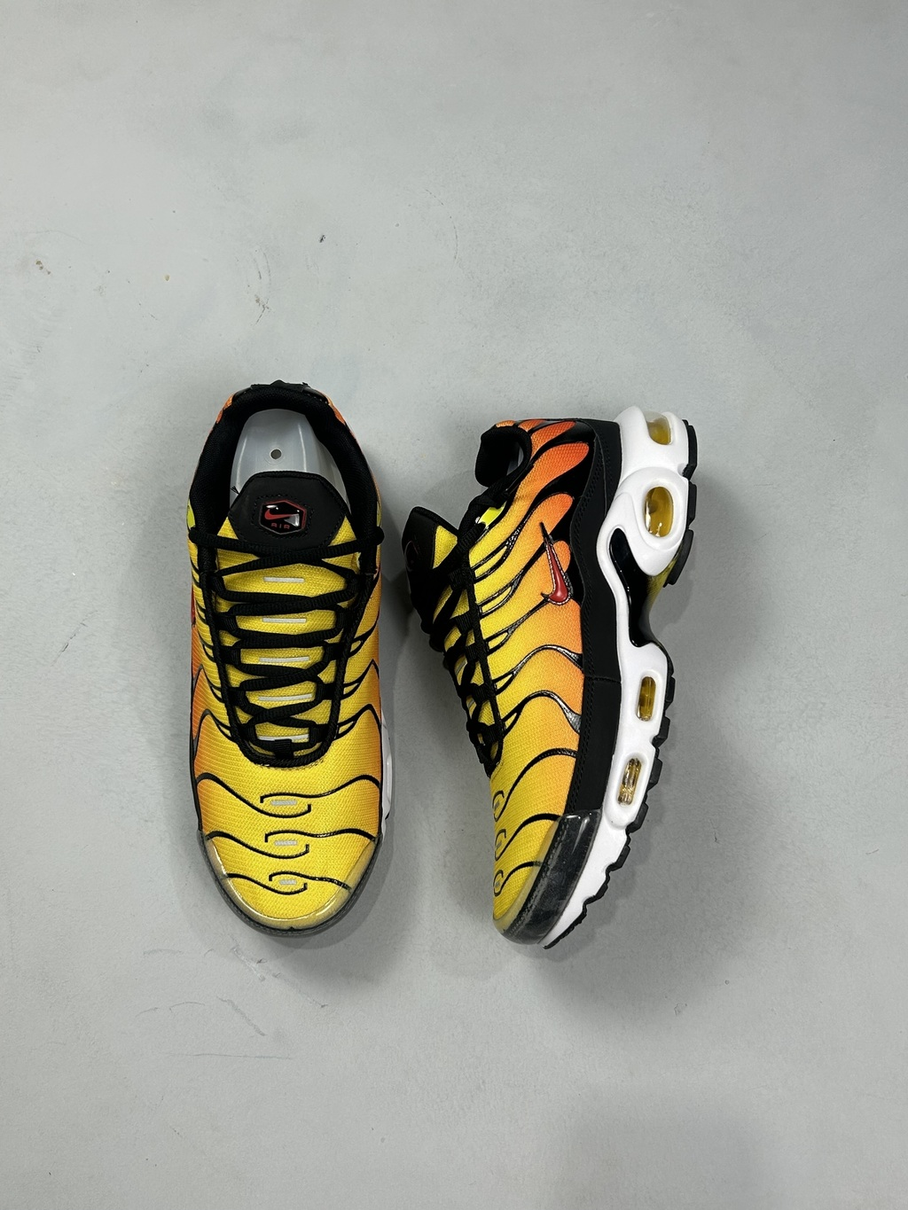 AIR MAX PLUS TN “SUNSET”