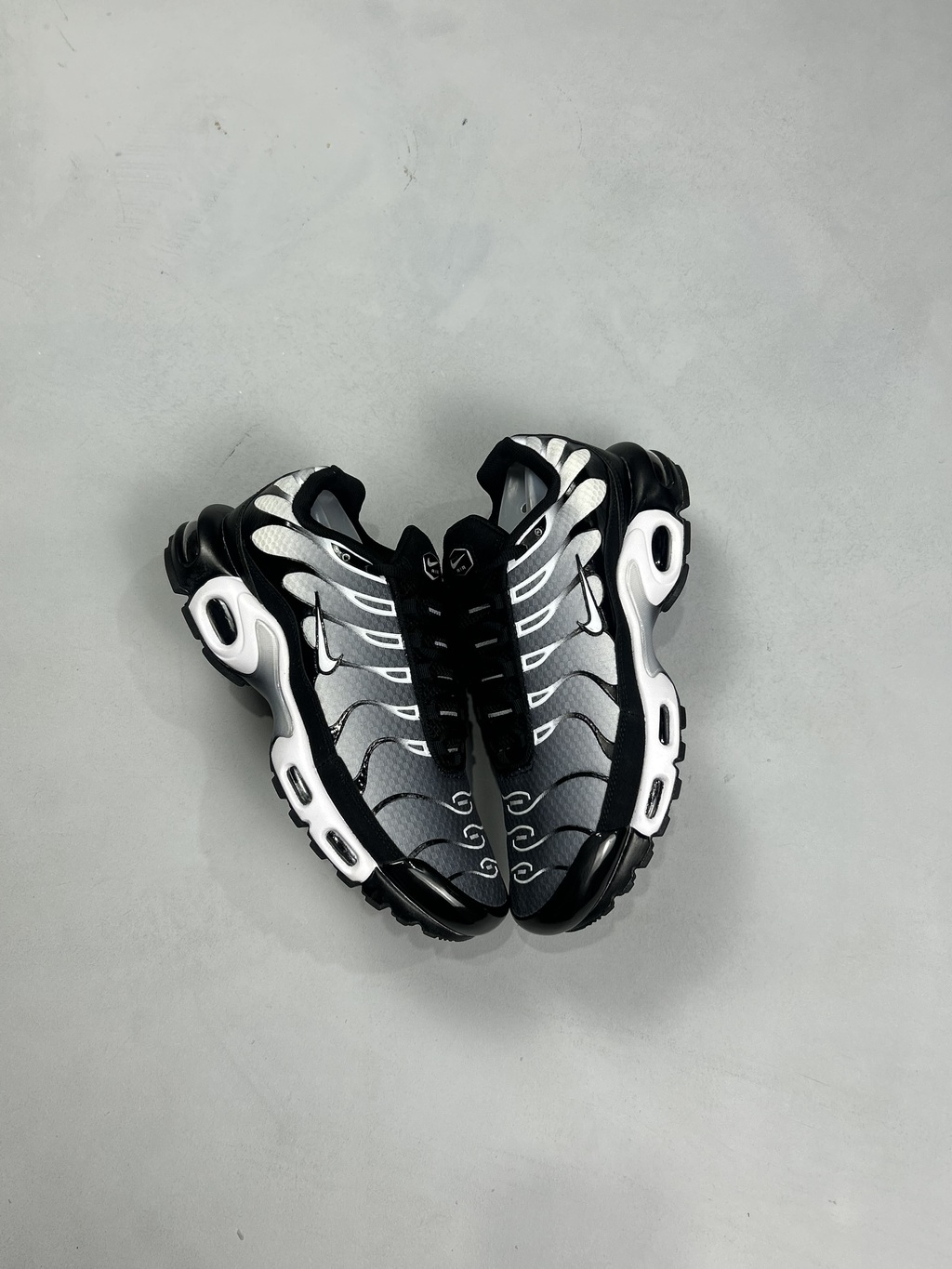 AIR MAX PLUS TN “METALLIC”