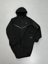 CONJUNTO NK TECH FLEECE - BLACK