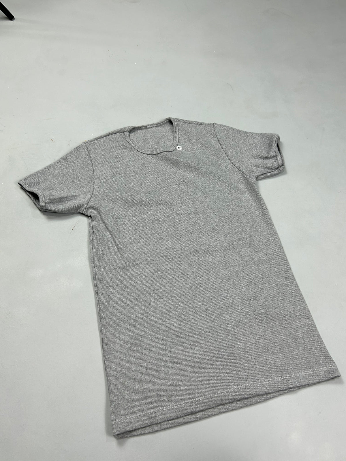 CAMISETA CANELADA -  CINZA