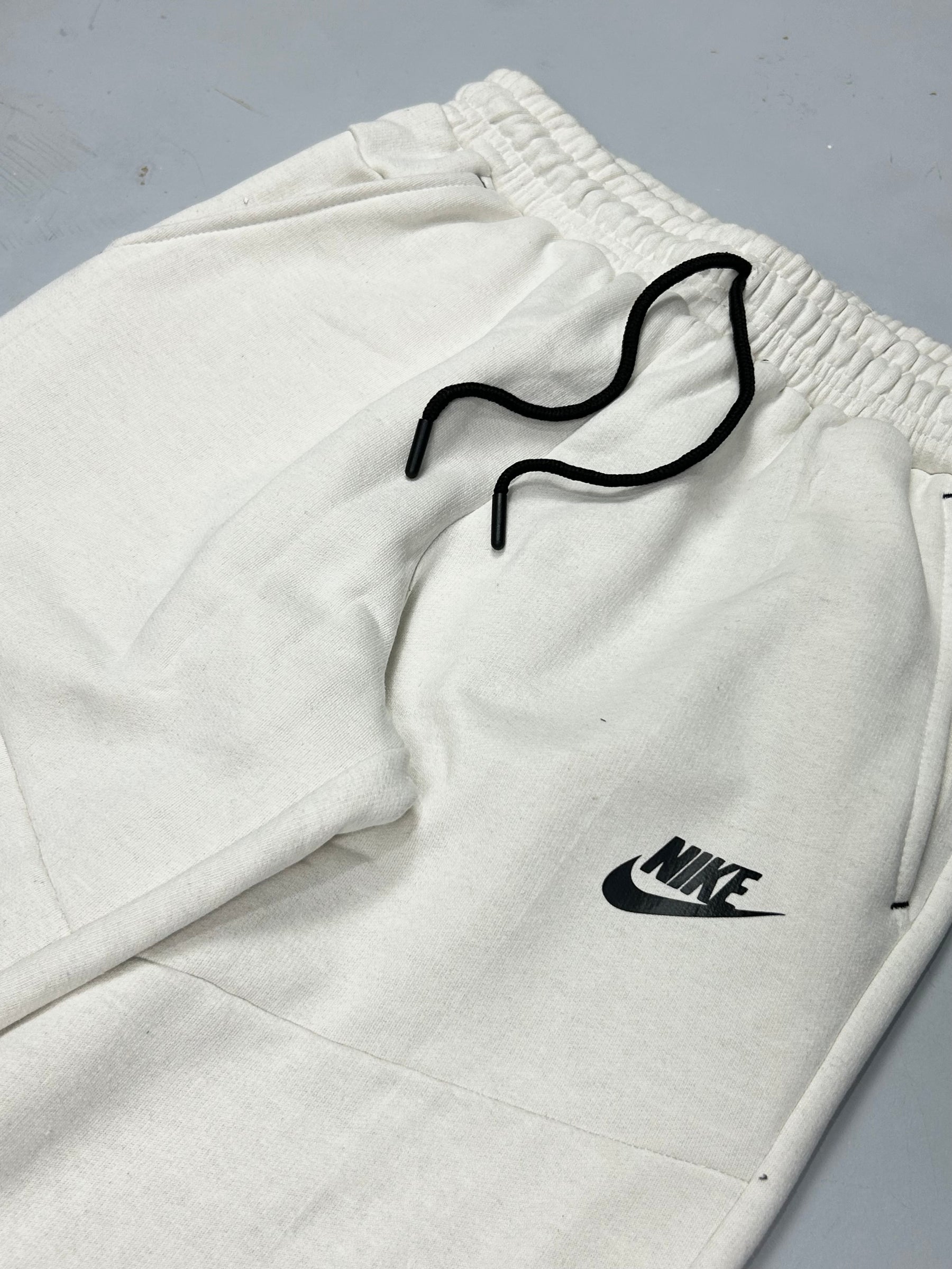 CONJUNTO TECH FLEECE - OFFWHITE