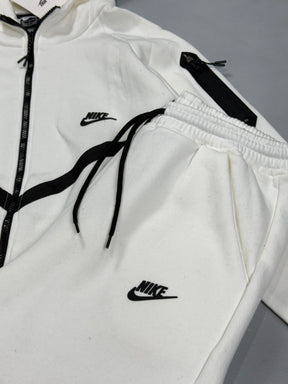 CONJUNTO TECH FLEECE - OFFWHITE