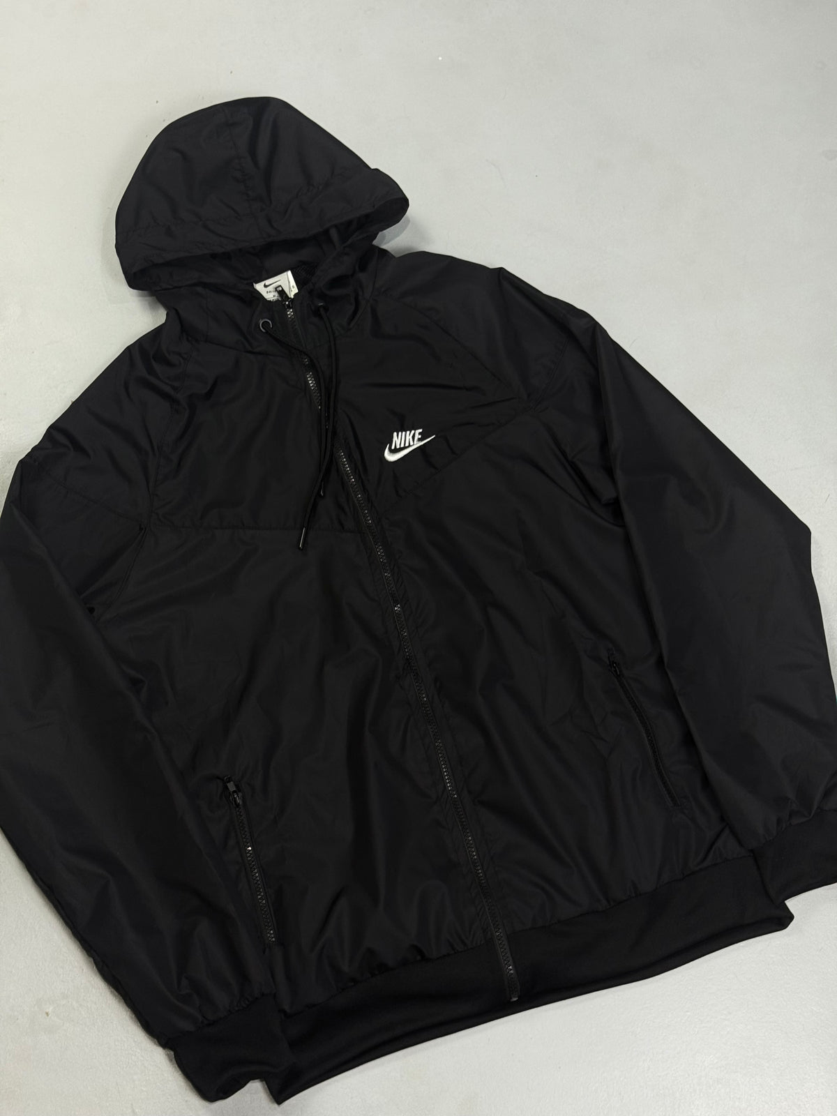 JAQUETA NK WINDRUNNER - CORTA VENTO