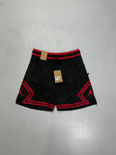 BERMUDA JRDN IMPORTADA - BLACK RED