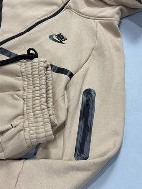 CONJUNTO TECH FLEECE - BEGE
