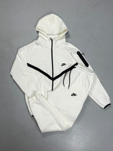 CONJUNTO TECH FLEECE - OFFWHITE