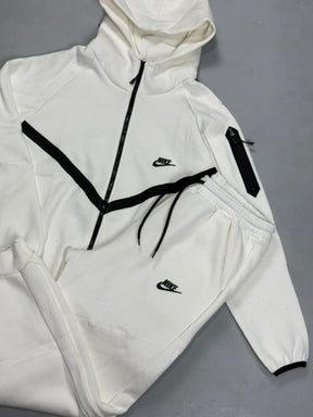 CONJUNTO TECH FLEECE - OFFWHITE