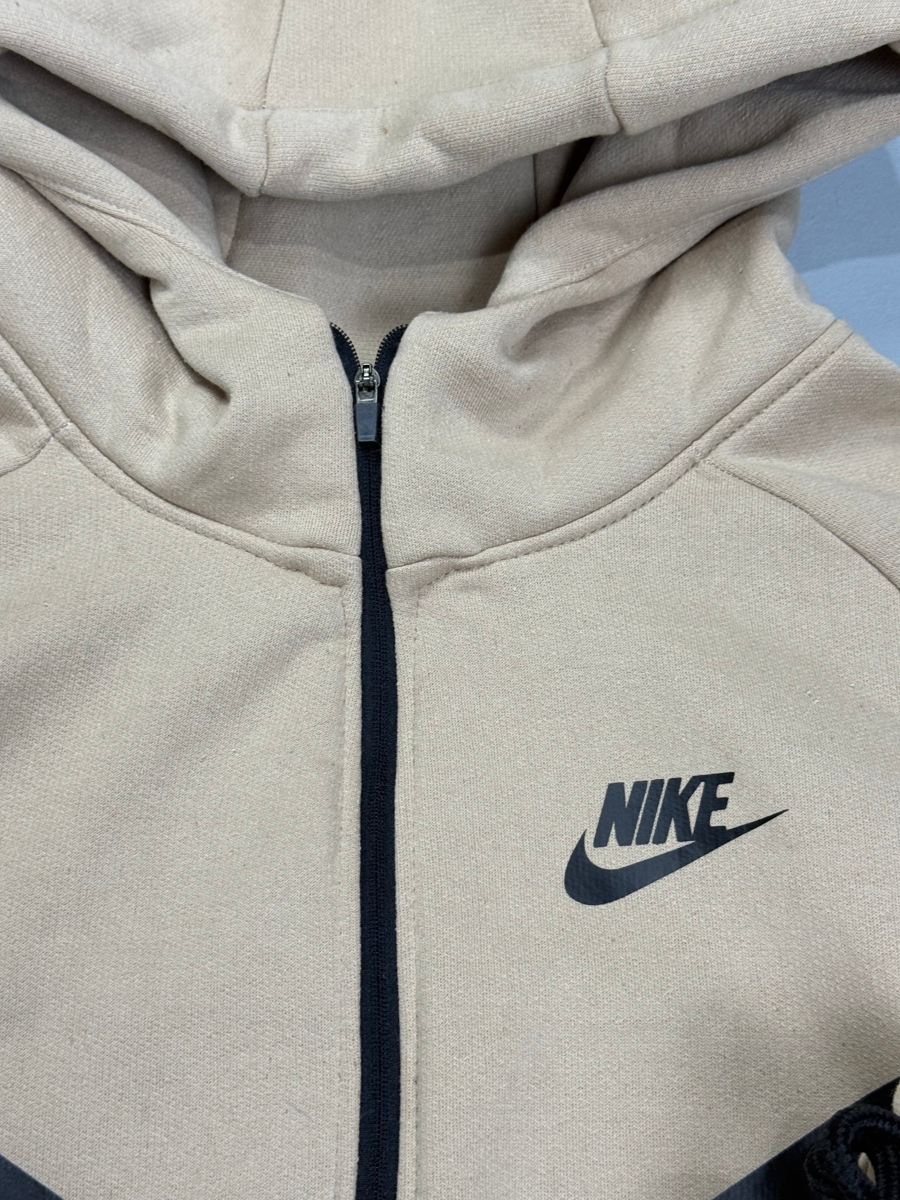 CONJUNTO TECH FLEECE - BEGE