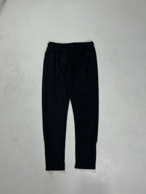 CONJUNTO SYNA WORLD LOGO - BLACK