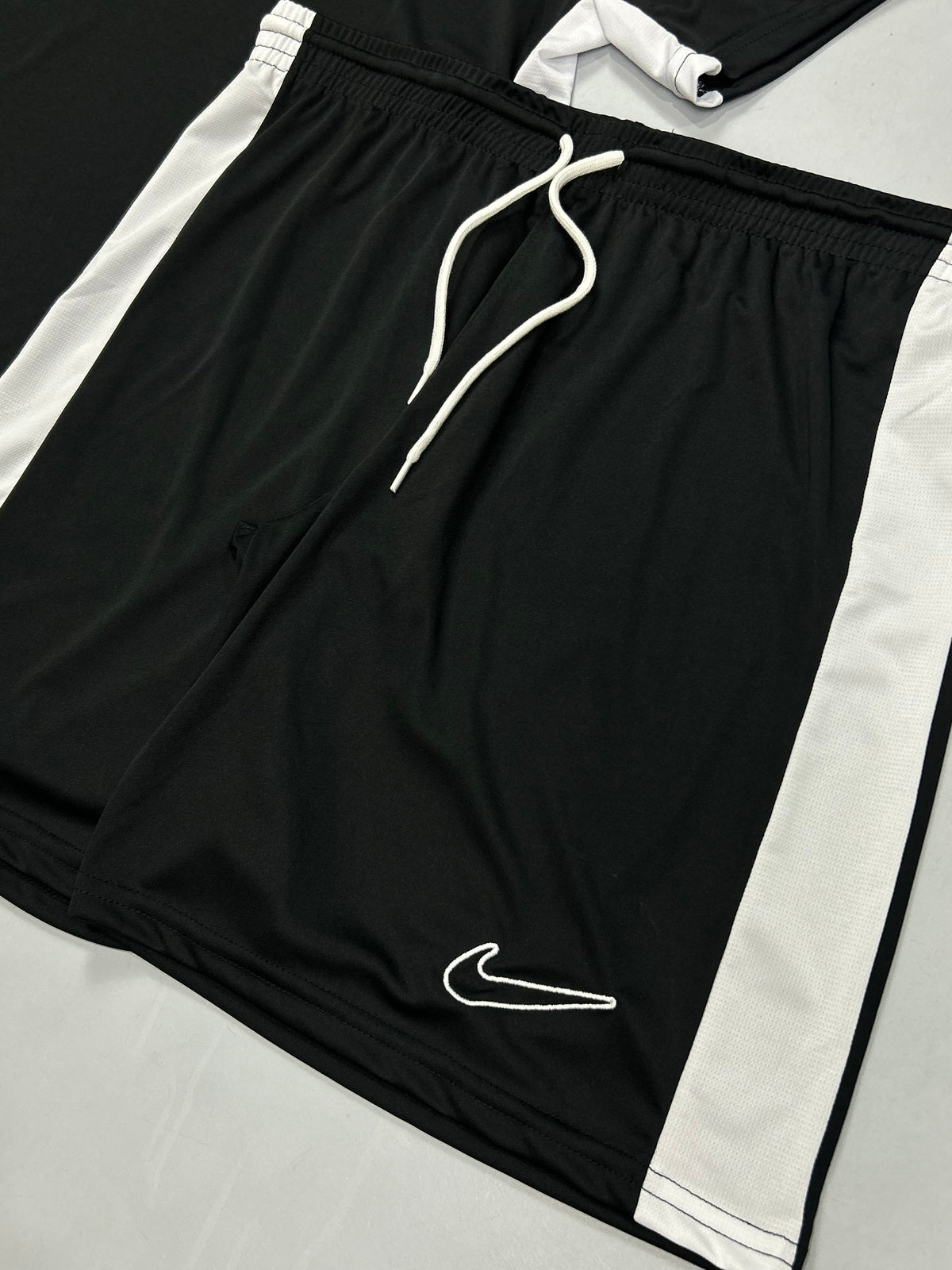 CONJUNTO NK ACADEMY - PRETO/BRANCO