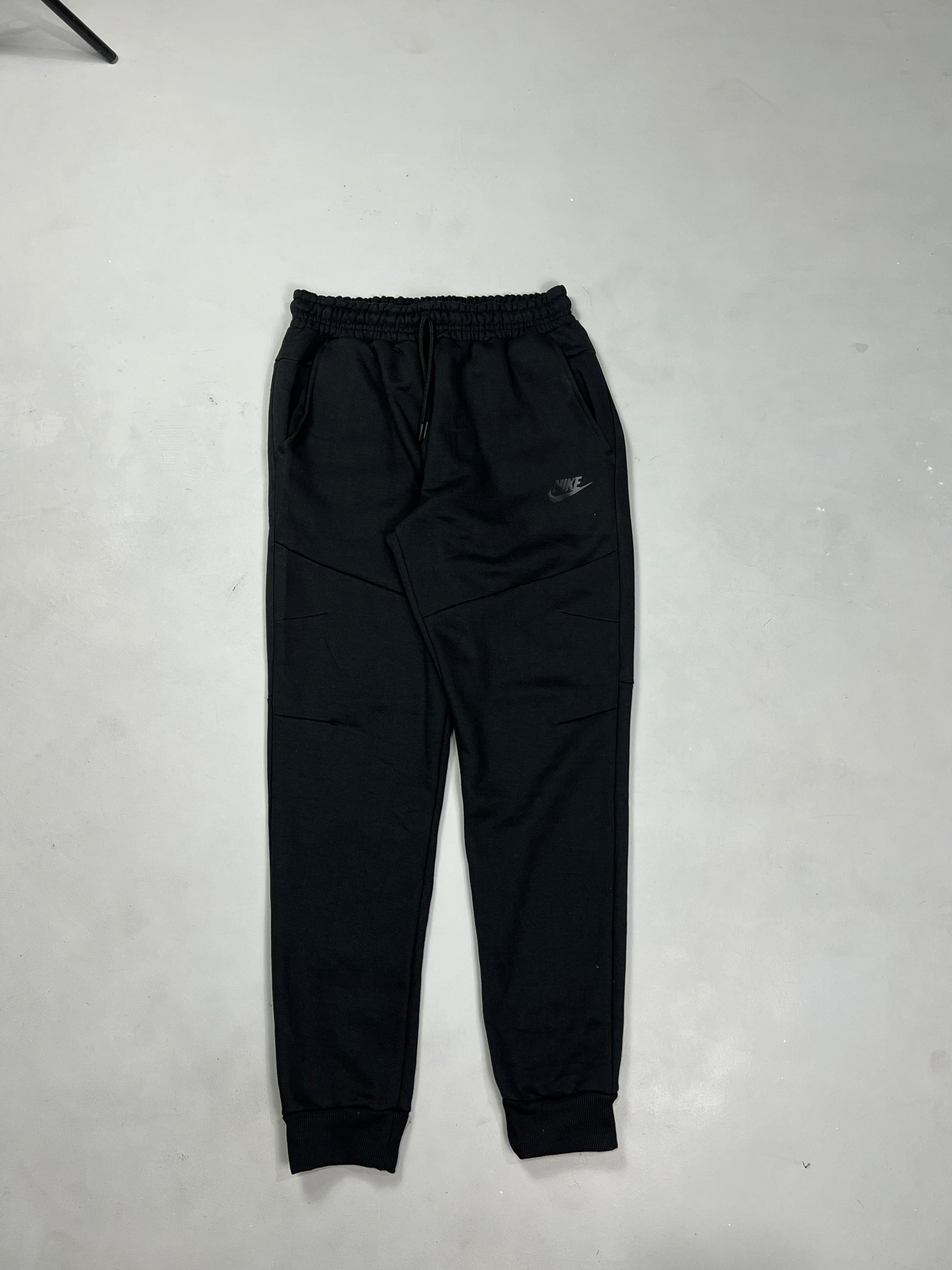 CONJUNTO TECH FLEECE - BLACK