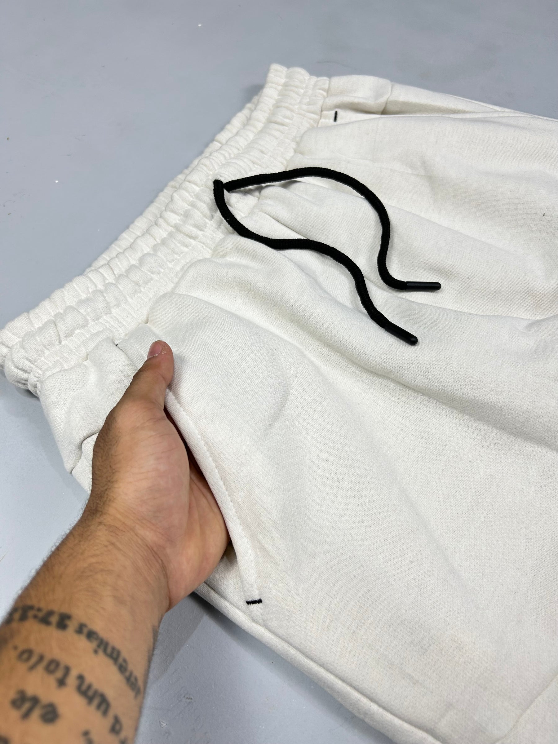 CONJUNTO TECH FLEECE - OFFWHITE