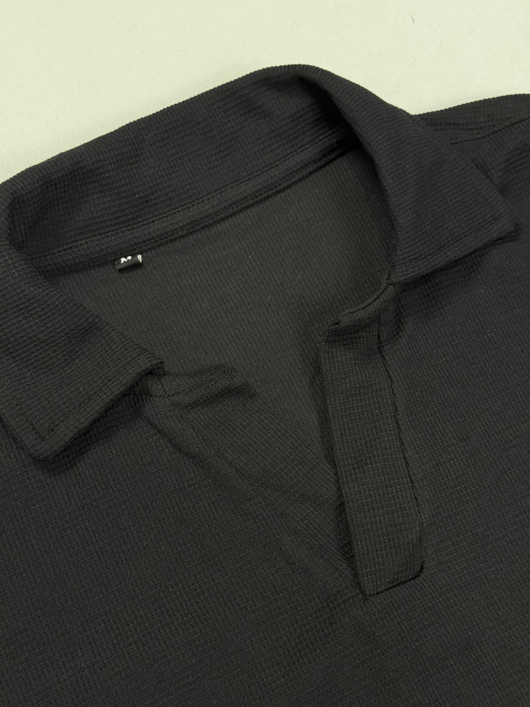 CAMISETA GOLA POLO LISA - PRETA
