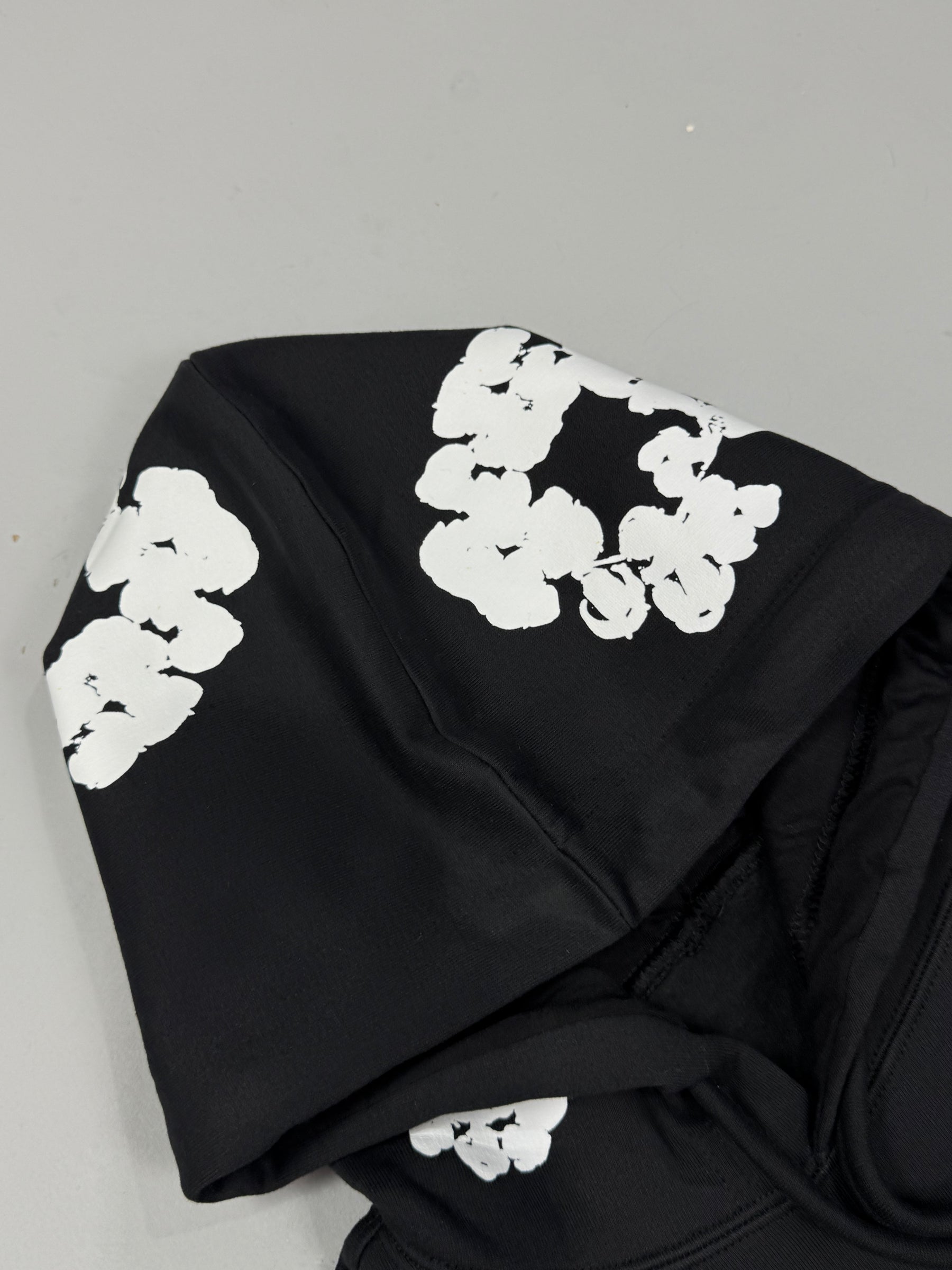 MOLETOM DENIM TEARS - PRETO