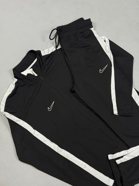 CONJUNTO NK ACADEMY DRYFIT