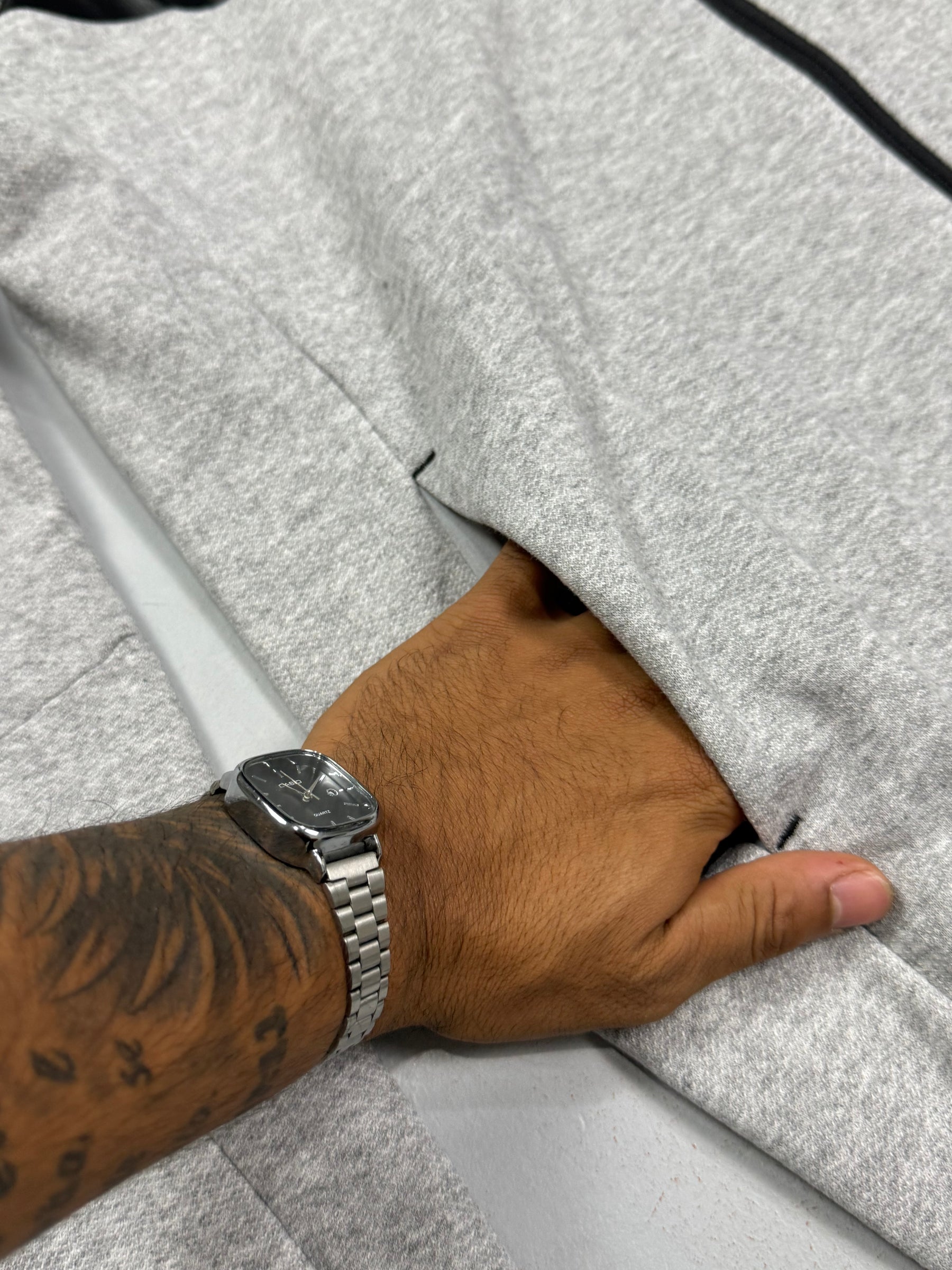 CONJUNTO NK TECH FLEECE - CINZA