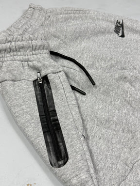 CONJUNTO NK TECH FLEECE - CINZA