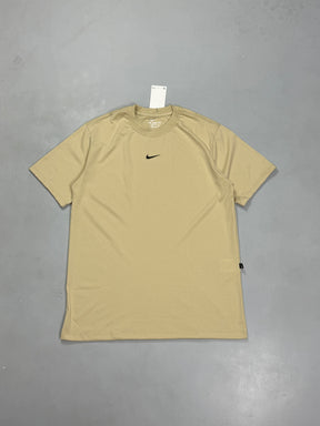 CAMISETA NK MINI SWOOSH - BEGE
