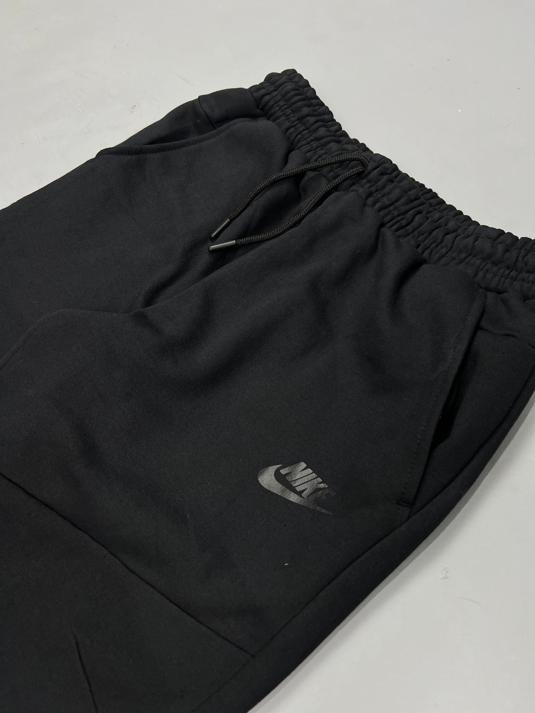 CONJUNTO TECH FLEECE - BLACK