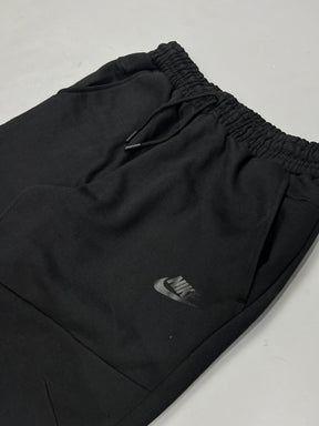 CONJUNTO TECH FLEECE - BLACK