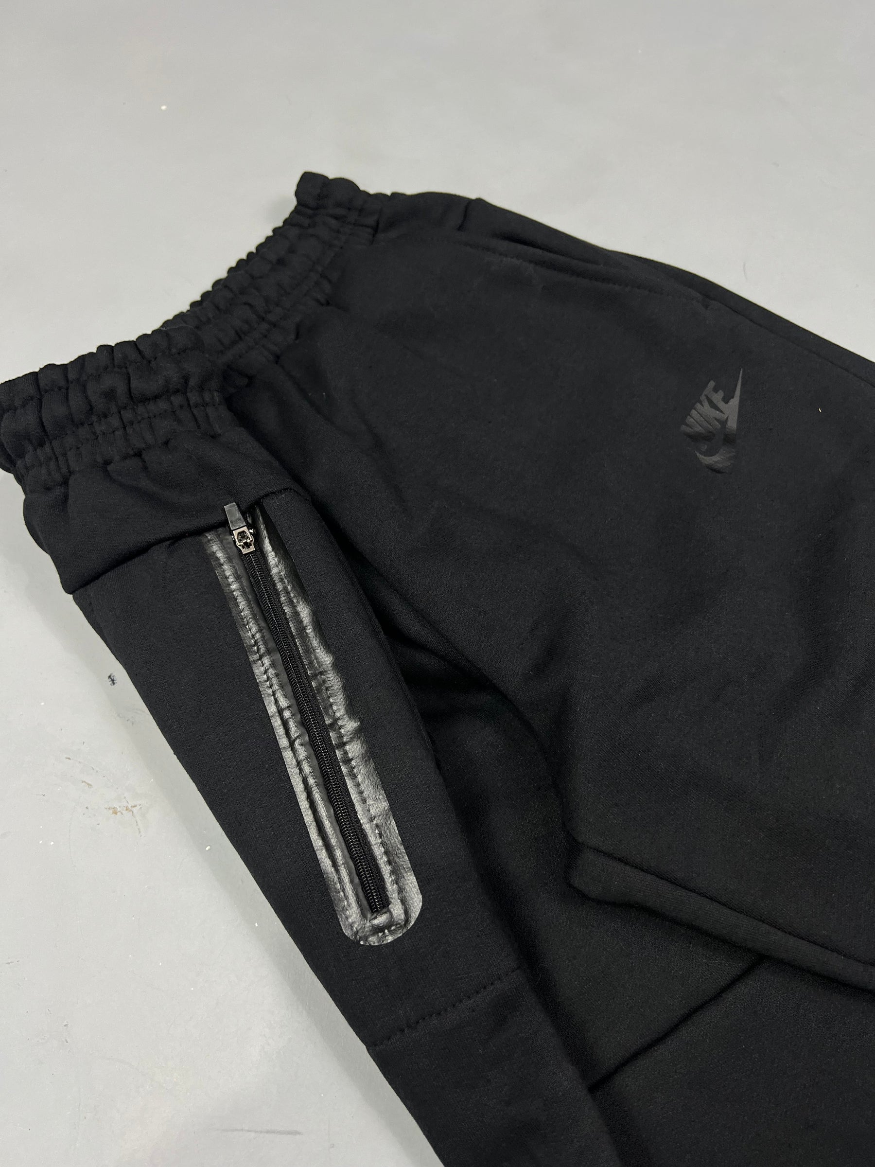 CONJUNTO TECH FLEECE - BLACK