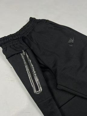 CONJUNTO TECH FLEECE - BLACK