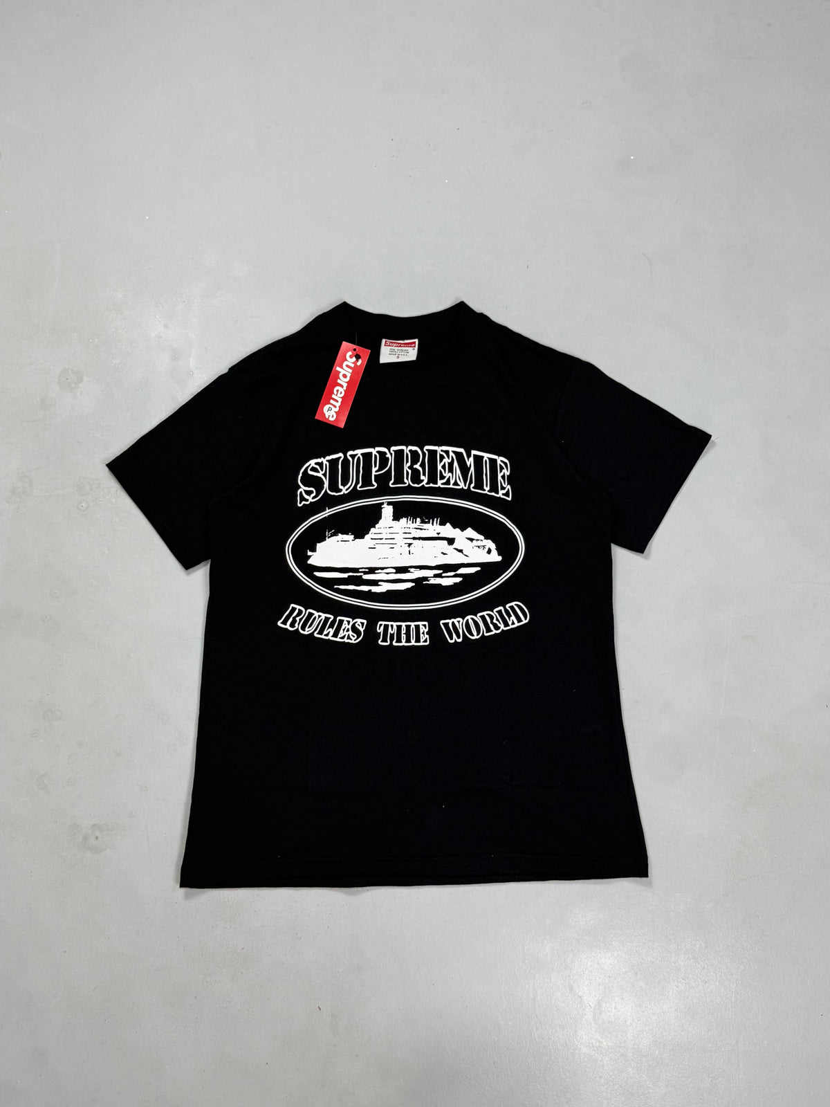 CAMISETA SUPREME RULES THE WORLD