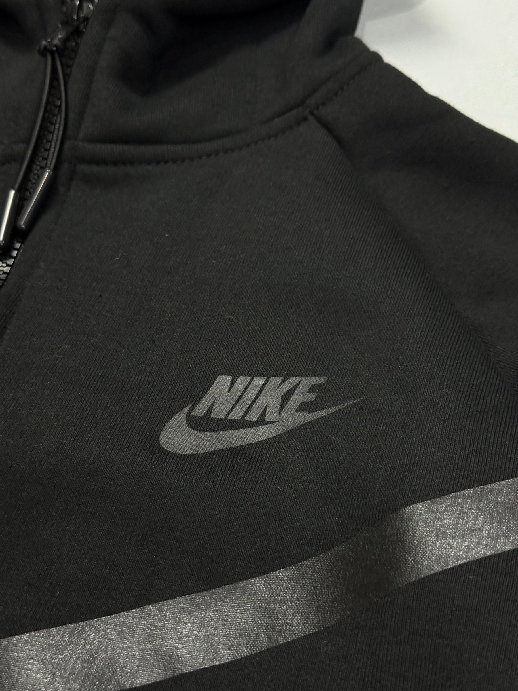 JAQUETA TECH FLEECE - BLACK