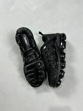 TÊNIS VAPOR MAX PLUS REFLETIVO PRETO