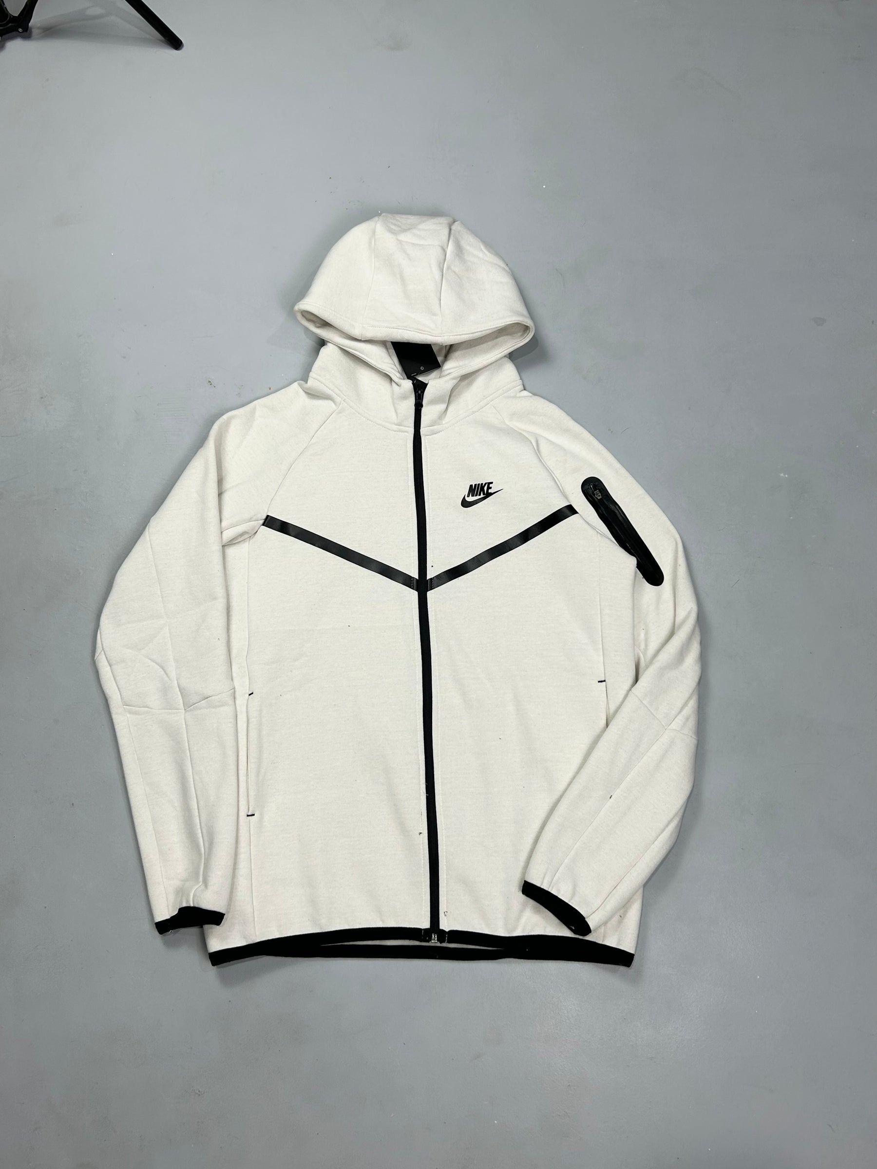 CONJUNTO TECH FLEECE - OFFWHITE