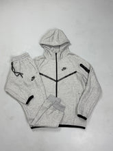 CONJUNTO NK TECH FLEECE - CINZA