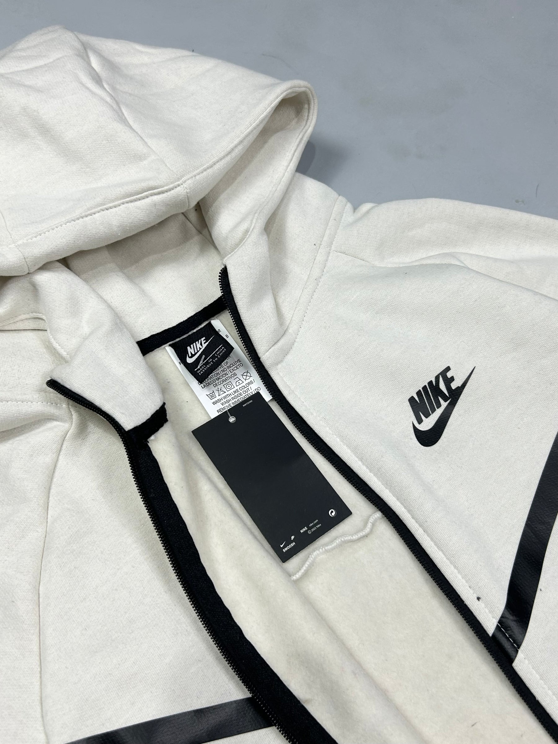 CONJUNTO TECH FLEECE - OFFWHITE
