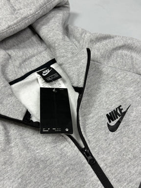 CONJUNTO NK TECH FLEECE - CINZA