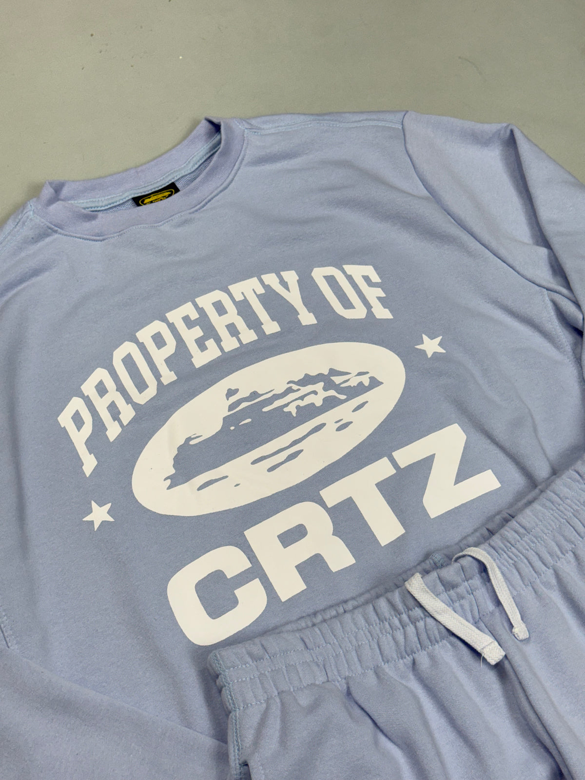 CONJUNTO CORTEIZ MOLETOM PROPERTY - BABY BLUE