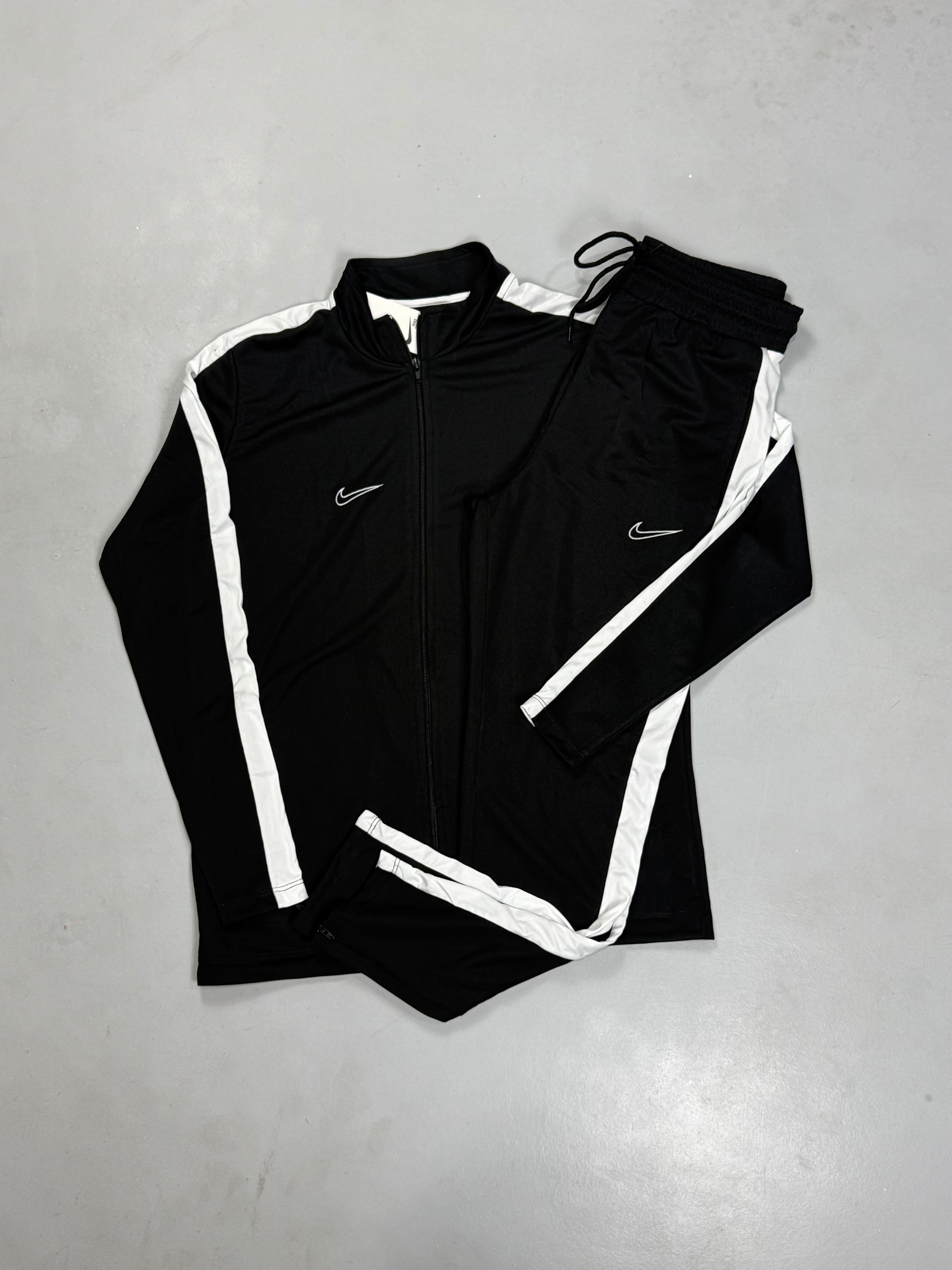 CONJUNTO NK ACADEMY DRYFIT