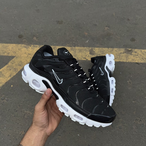 AIR MAX PLUS TN “BLACK WHITE”