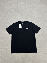 CAMISETA NK x STUSSY